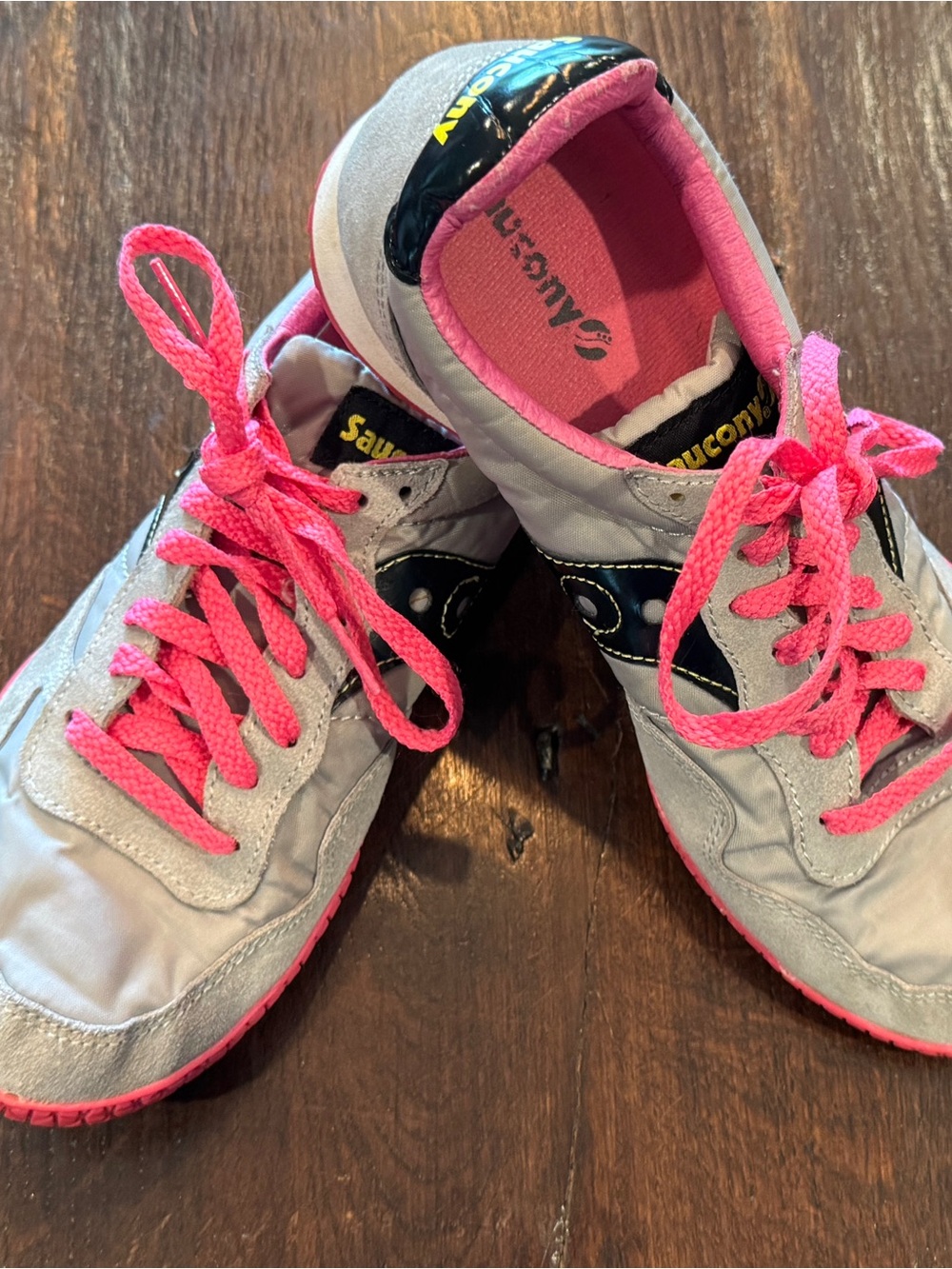 Saucony Originals Jazz. Gray pink suede nylon sneakers women’s size 9.